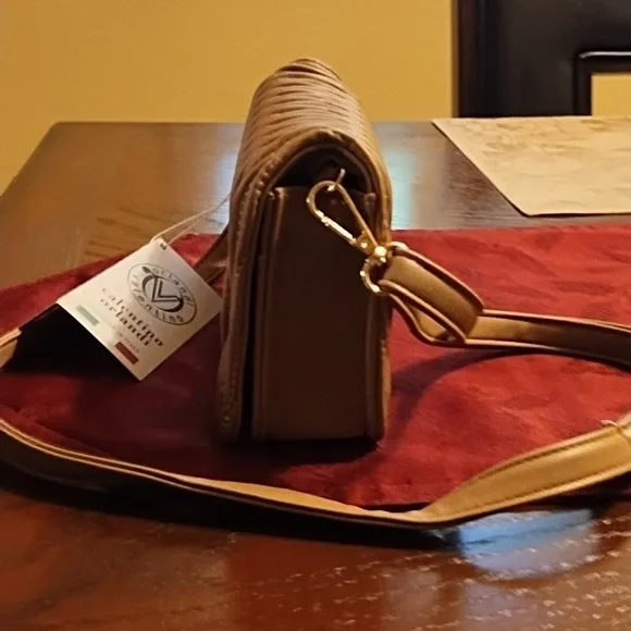 NWT VALENTINO ORLANDI, CROSSBODY BAG PURSE. VEGAN LEATHER. - Picture 2 of 9